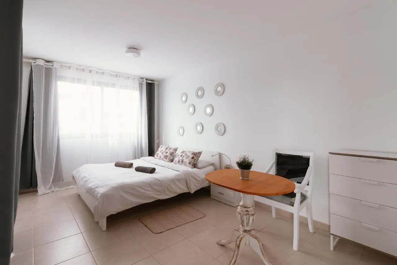 Flatguest Caleta De Fuste + Beach + Pool + Wifi Apartment 0*,  Spain